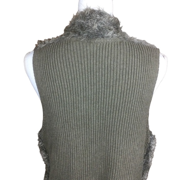 Cabi Faux Fur Brown Knit Sweater Vest Size Medium - Picture 4 of 9